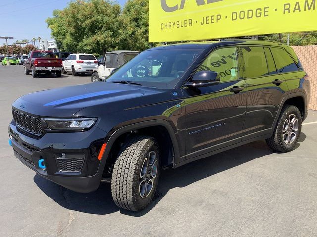 New 2023 Jeep Grand Cherokee Trailhawk w/ Luxury Tech Group III AWD/4WD image 5