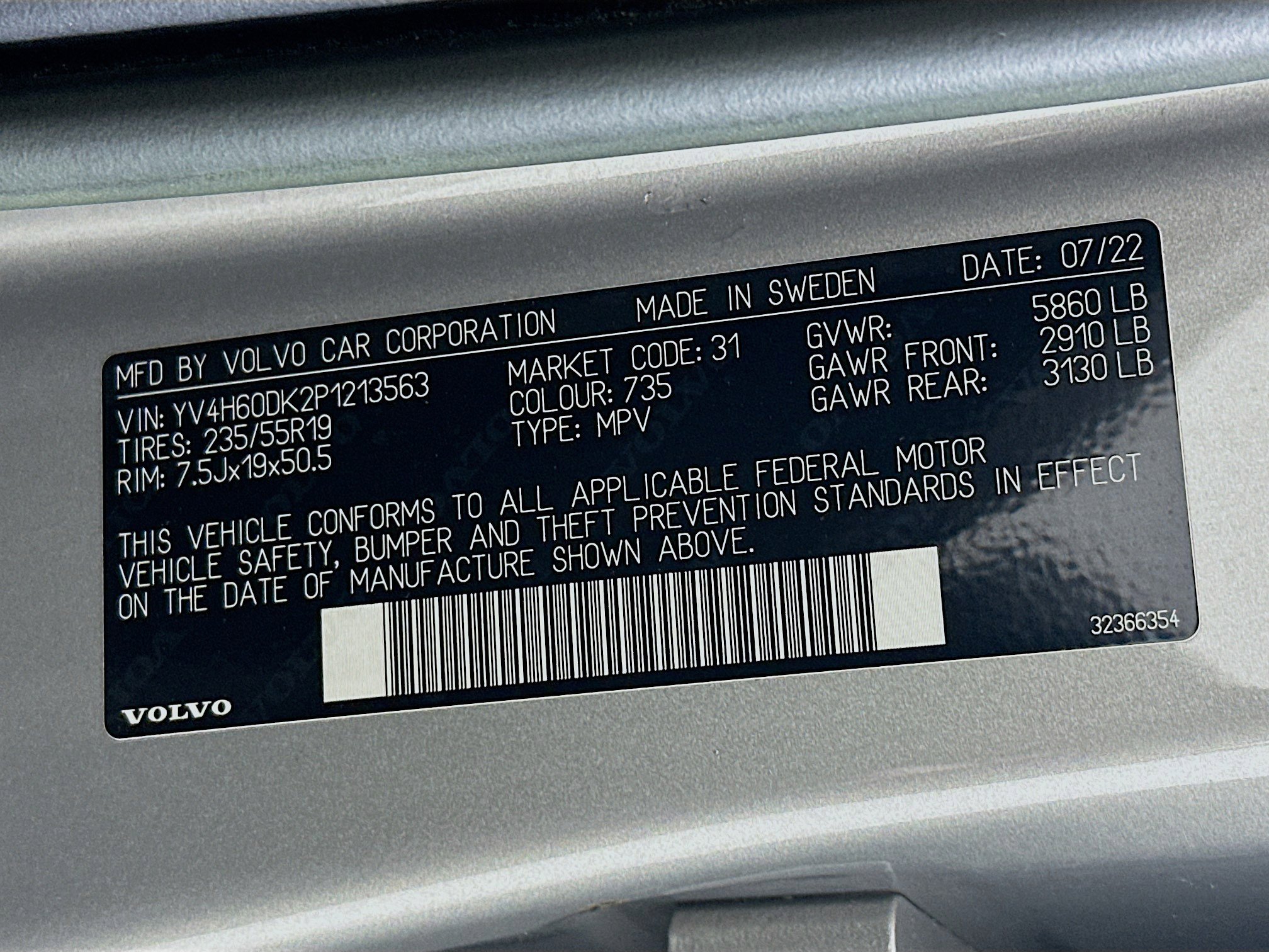 Used 2023 Volvo XC60 T8 Core image 12