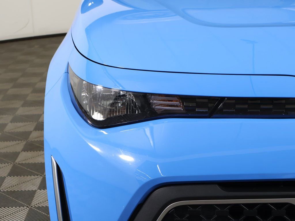 Used 2025 Kia Soul S image 12