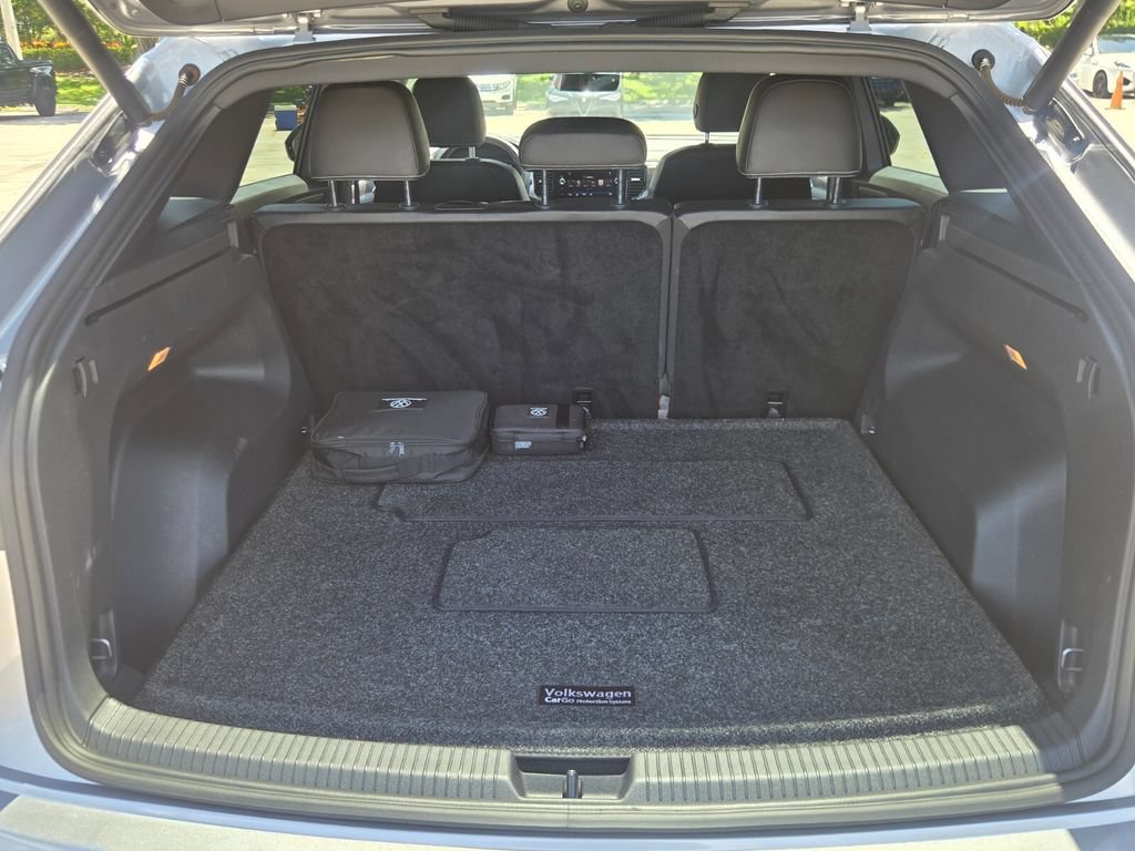 Certified 2022 Volkswagen Atlas Cross Sport SE FWD image 15