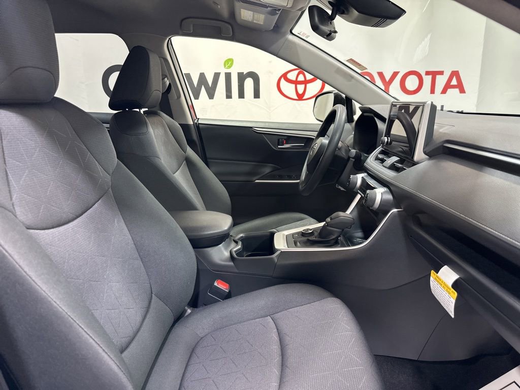 Used 2025 Toyota RAV4 XLE image 10