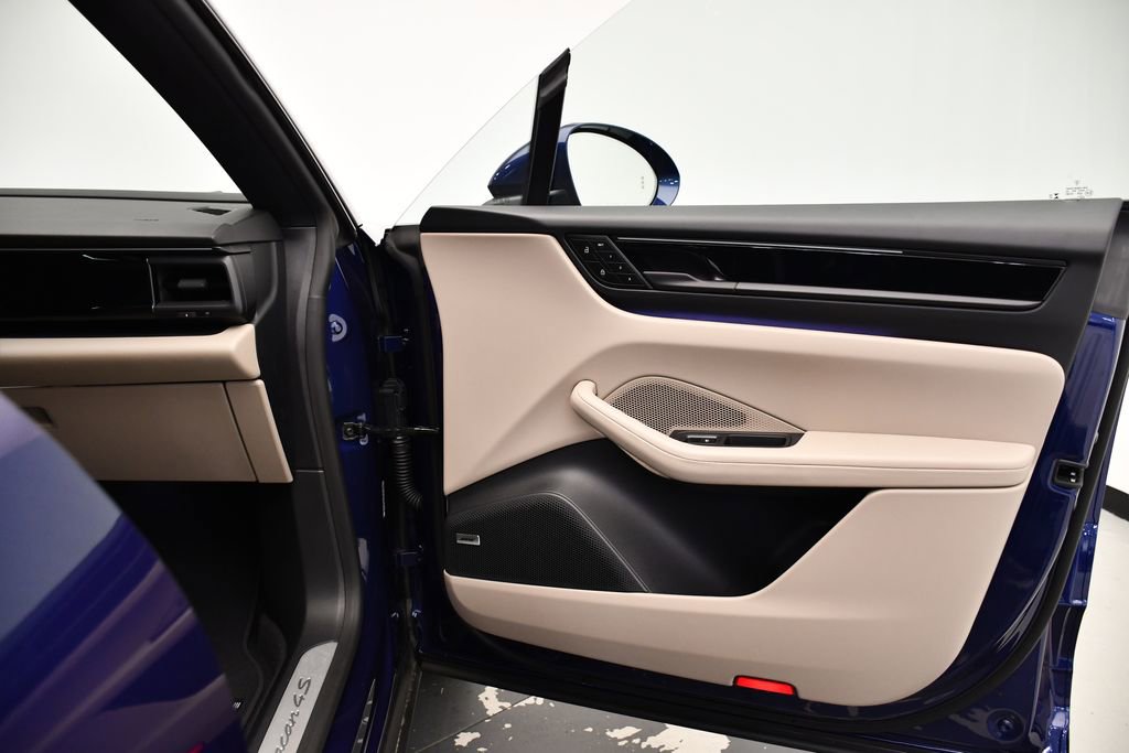 Used 2025 Porsche Macan 4S Electric image 45