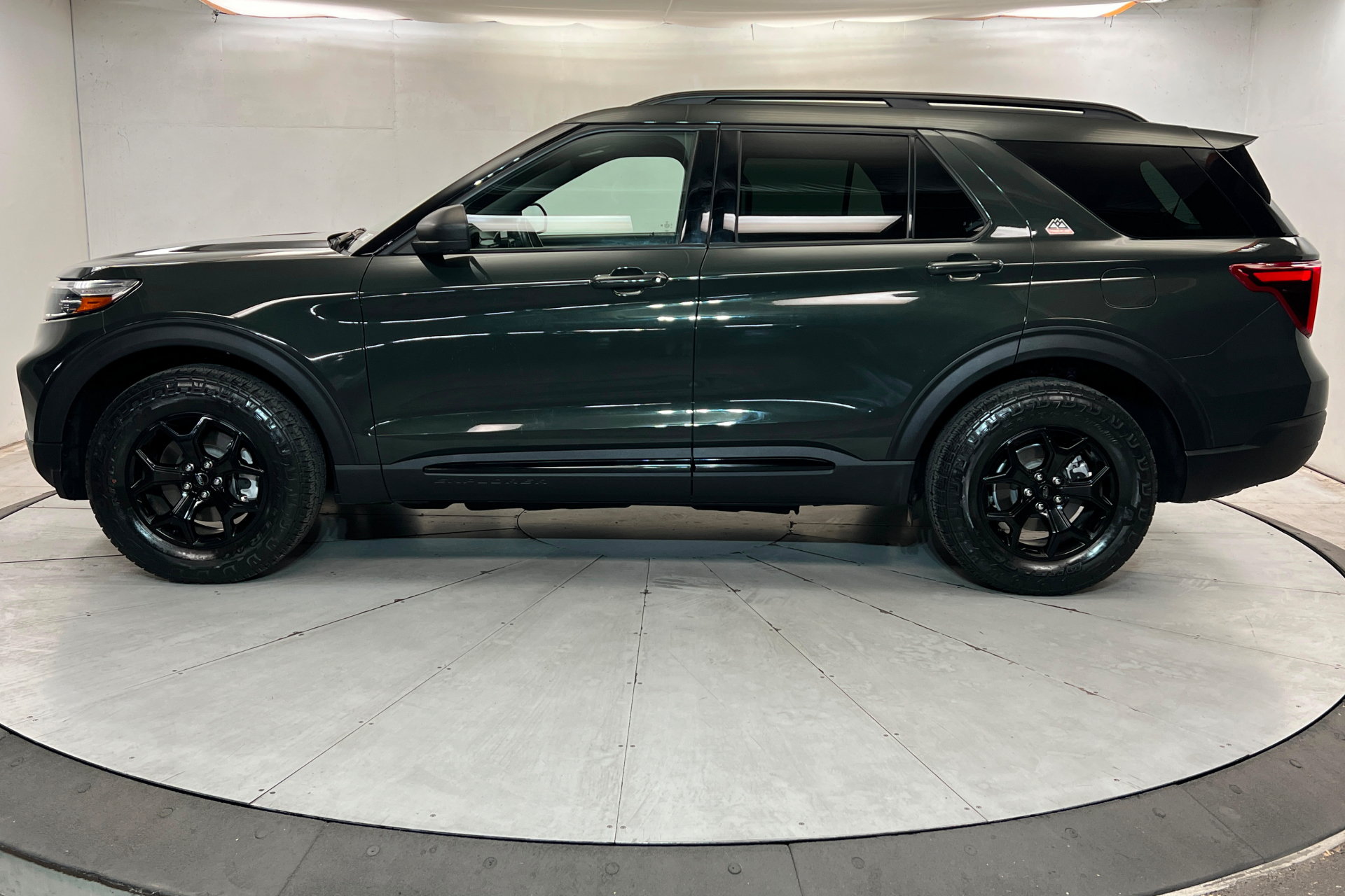 Used 2022 Ford Explorer Timberline AWD/4WD image 2