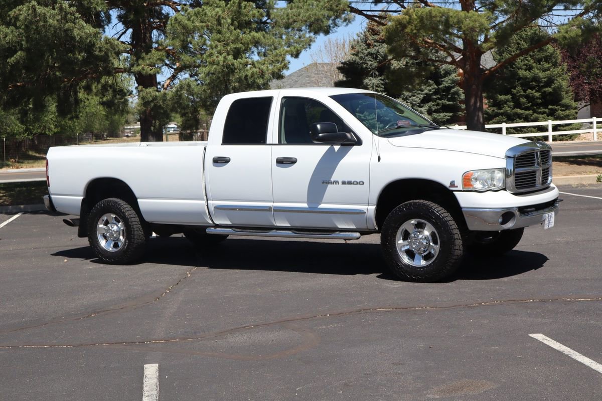 Used 2005 Dodge Ram 2500 Truck SLT AWD/4WD image 2