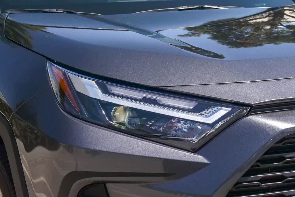 Used 2025 Toyota RAV4 XLE Premium FWD image 4