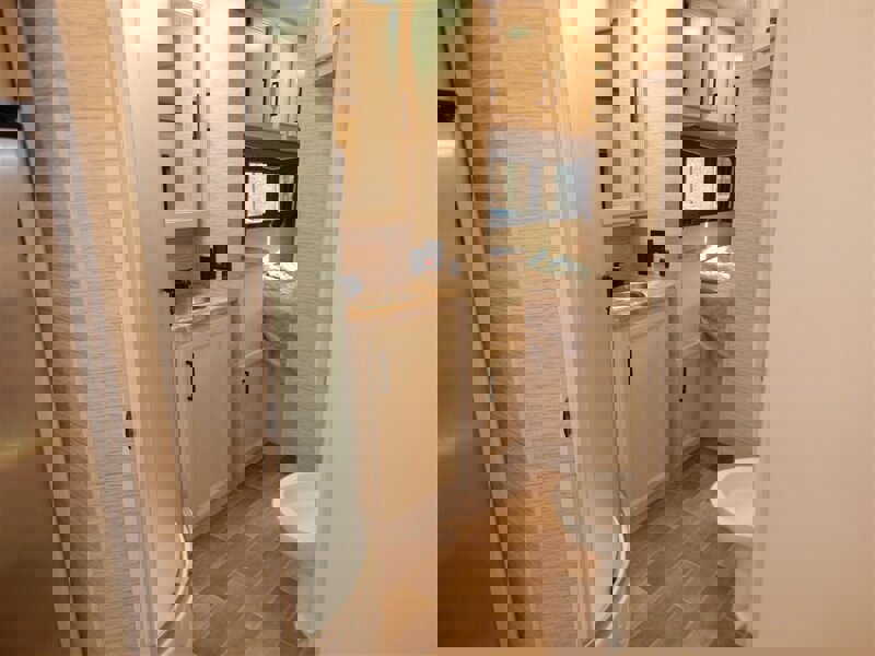 Used 2022 Ford E-450 and Econoline 450 Super Duty w/ Motorhome Prep Package image 48