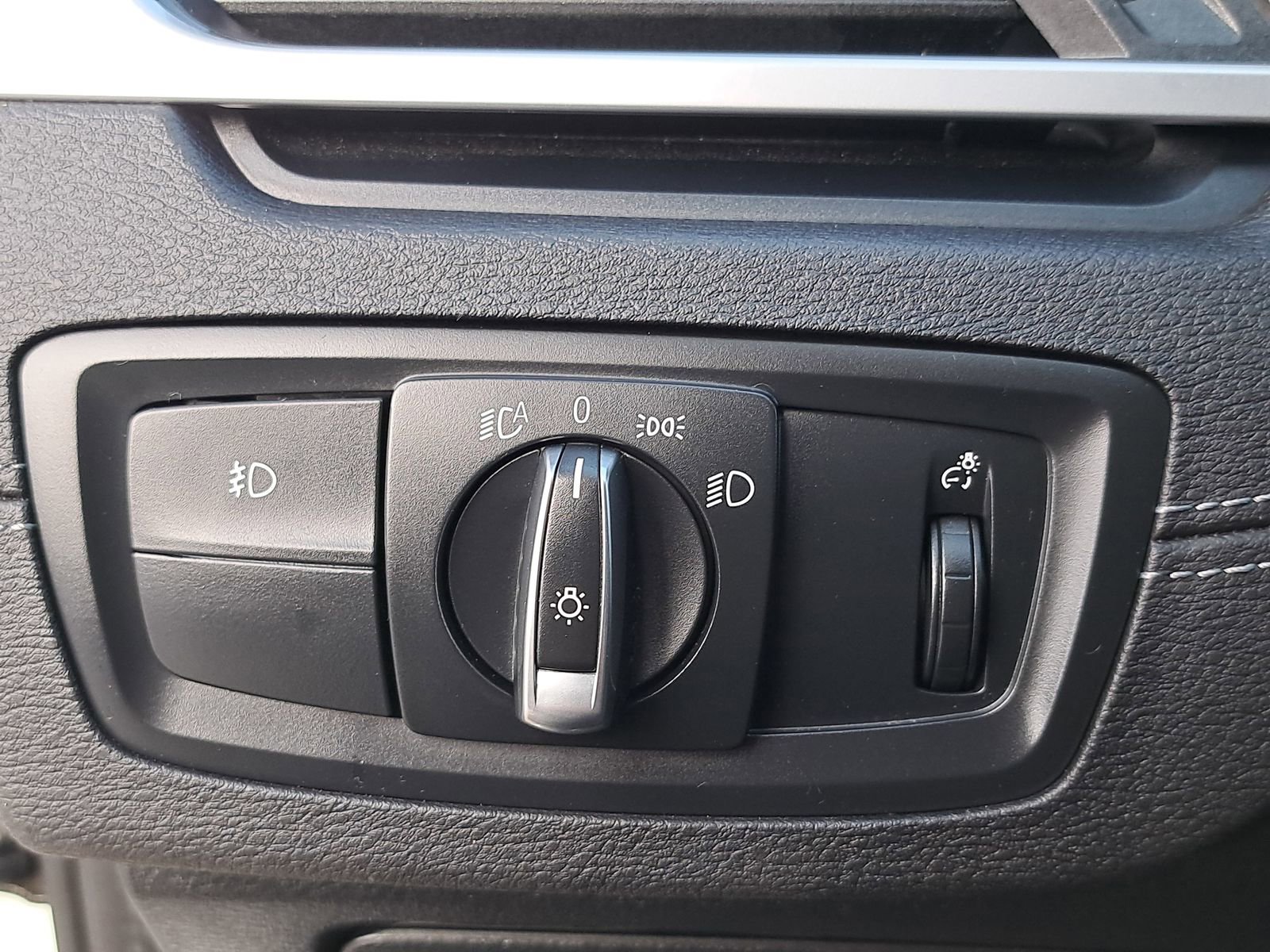 Used 2020 BMW X2 sDrive28i image 27