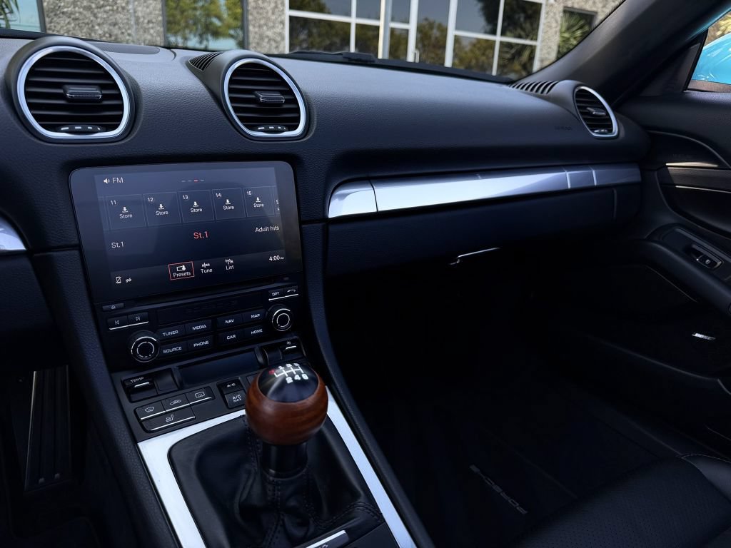 Used 2017 Porsche 718 Boxster S RWD image 30