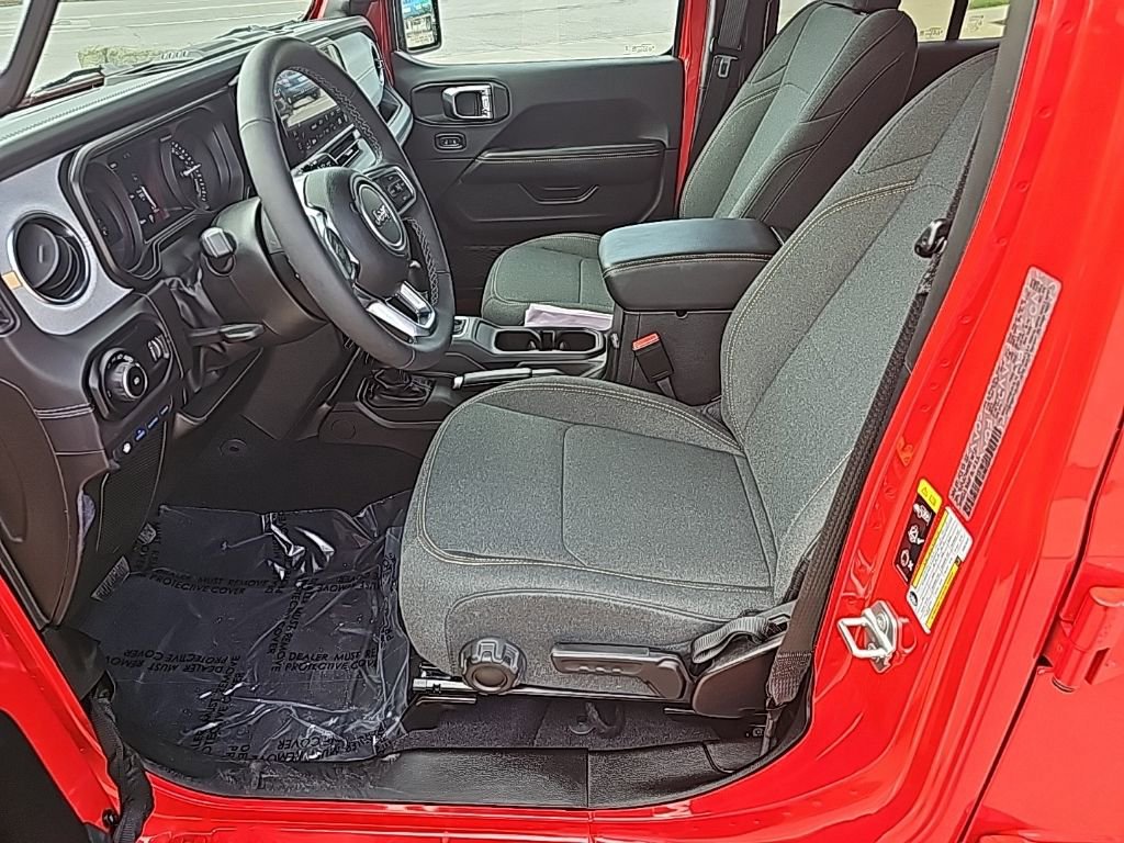 Certified 2025 Jeep Wrangler Unlimited Sahara w/ Safety Group image 2