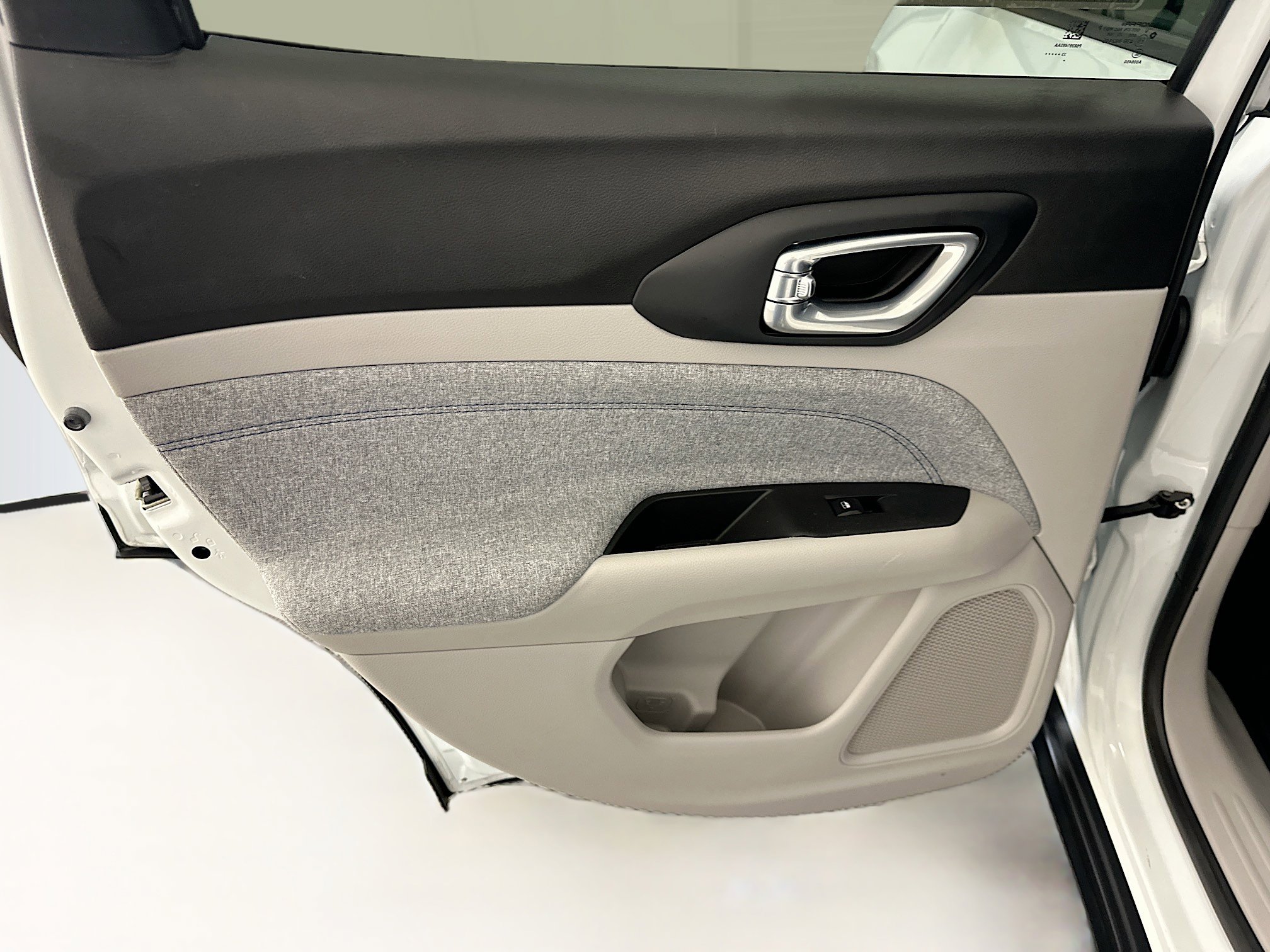 Used 2024 Jeep Compass Latitude w/ Convenience Group image 26