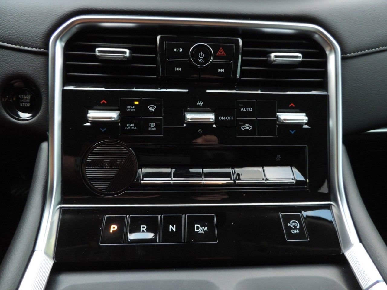 Used 2025 Nissan Armada SV image 24