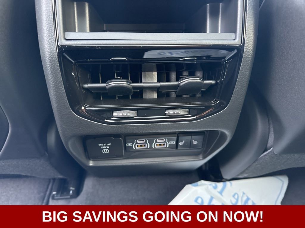 New 2025 Jeep Grand Cherokee Limited w/ Black Appearance Package image 43