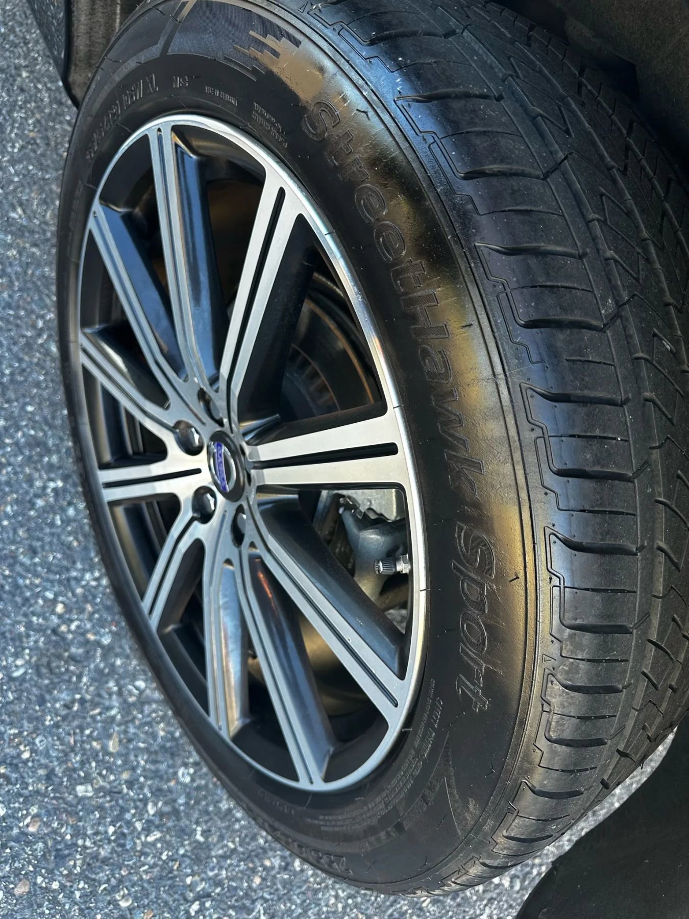 Used 2015 Volvo XC60 T5 w/ Proximity Package image 32