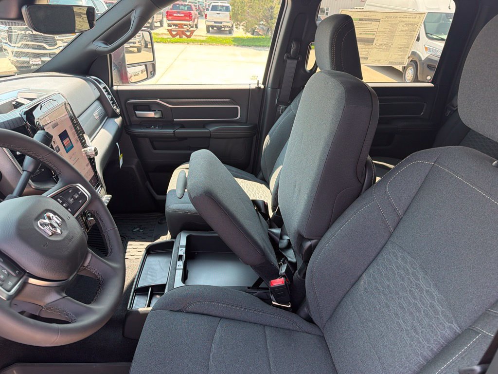 New 2026 RAM 2500 Big Horn AWD/4WD image 12