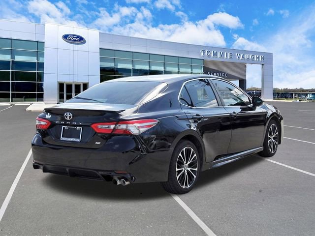 Used 2018 Toyota Camry SE w/ Convenience Package image 4