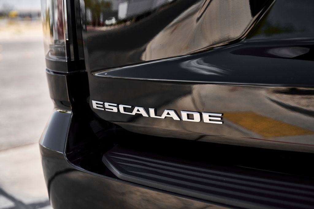 Used 2025 Cadillac Escalade ESV Sport AWD/4WD image 12