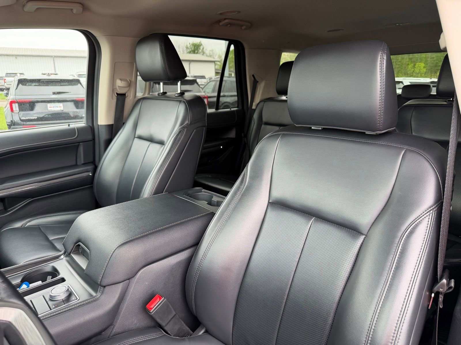 Used 2023 Ford Expedition XLT AWD/4WD image 14