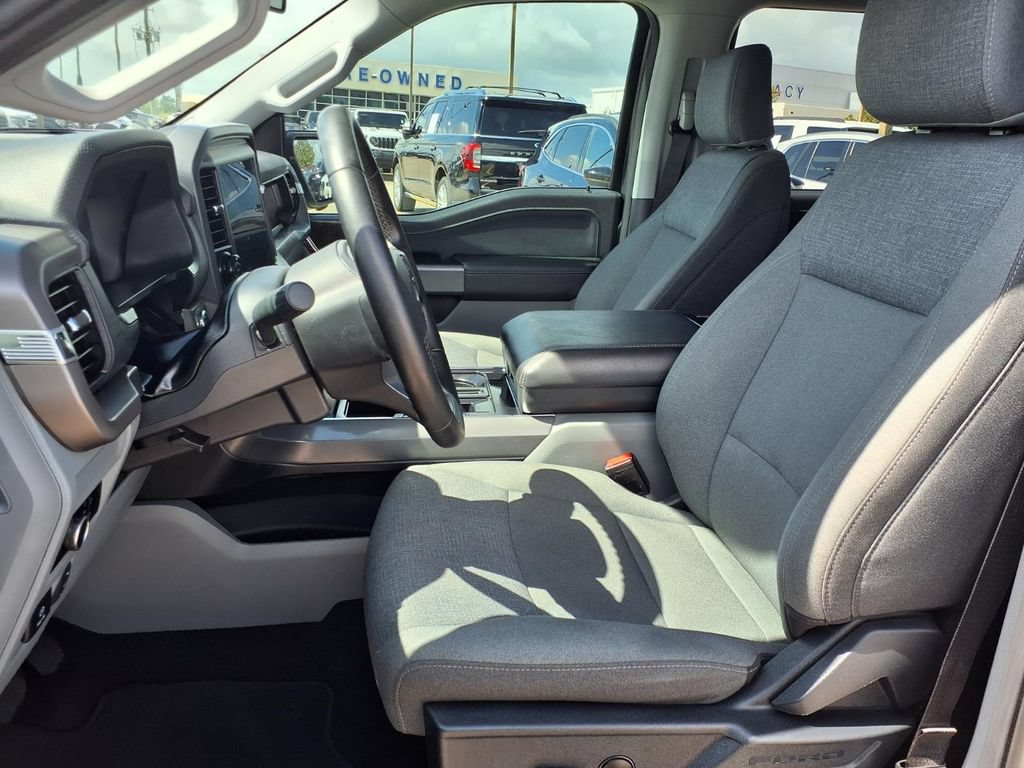 Used 2025 Ford F150 Lightning XLT AWD/4WD image 24