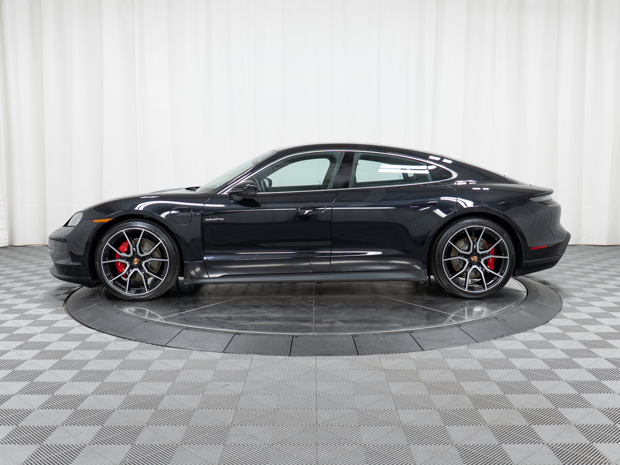 New 2026 Porsche Taycan 4S AWD/4WD image 2