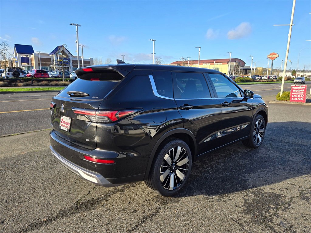 New 2026 Mitsubishi Outlander SE image 3