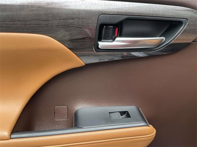 Used 2021 Toyota Highlander Platinum image 17