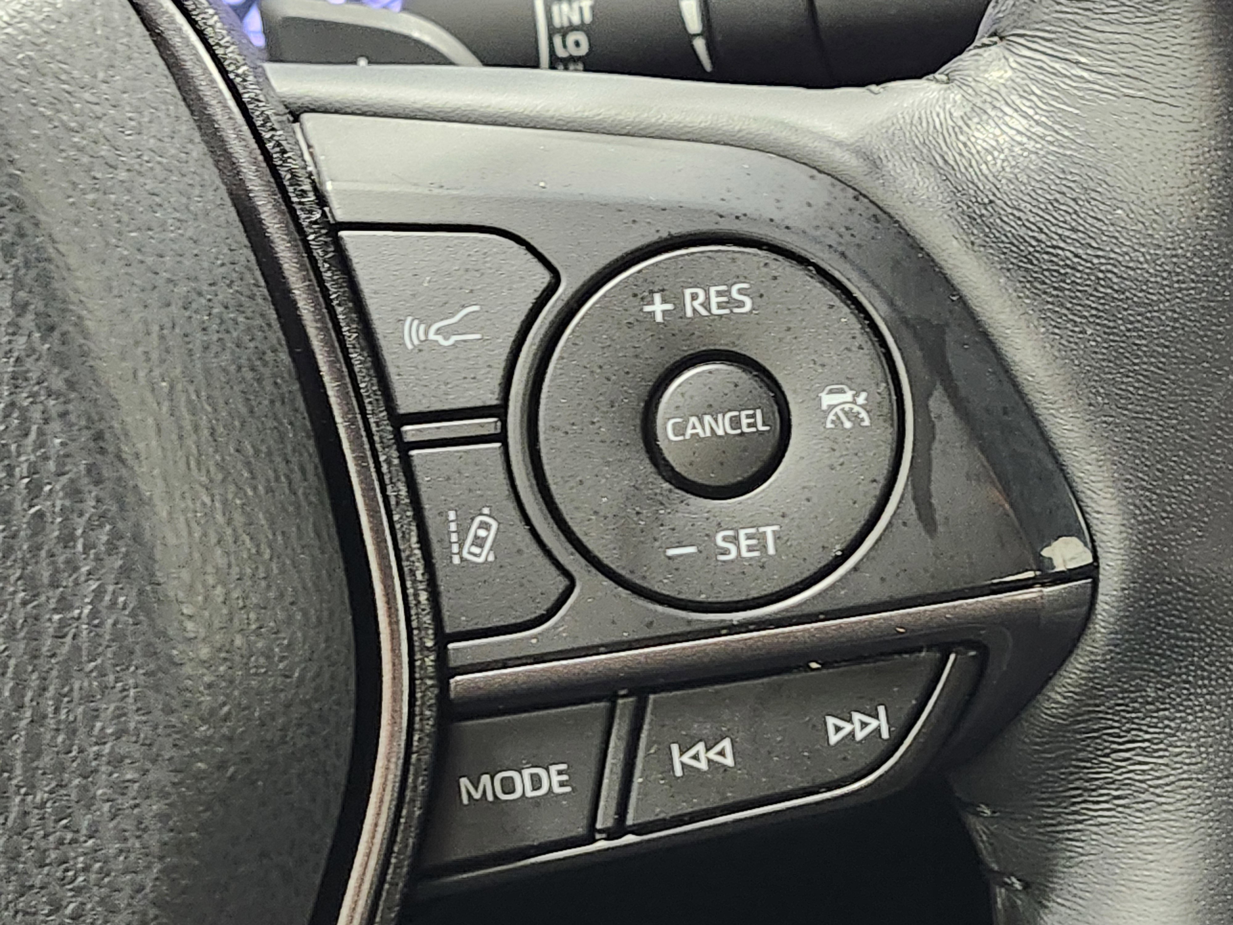 Used 2021 Toyota Camry SE image 30