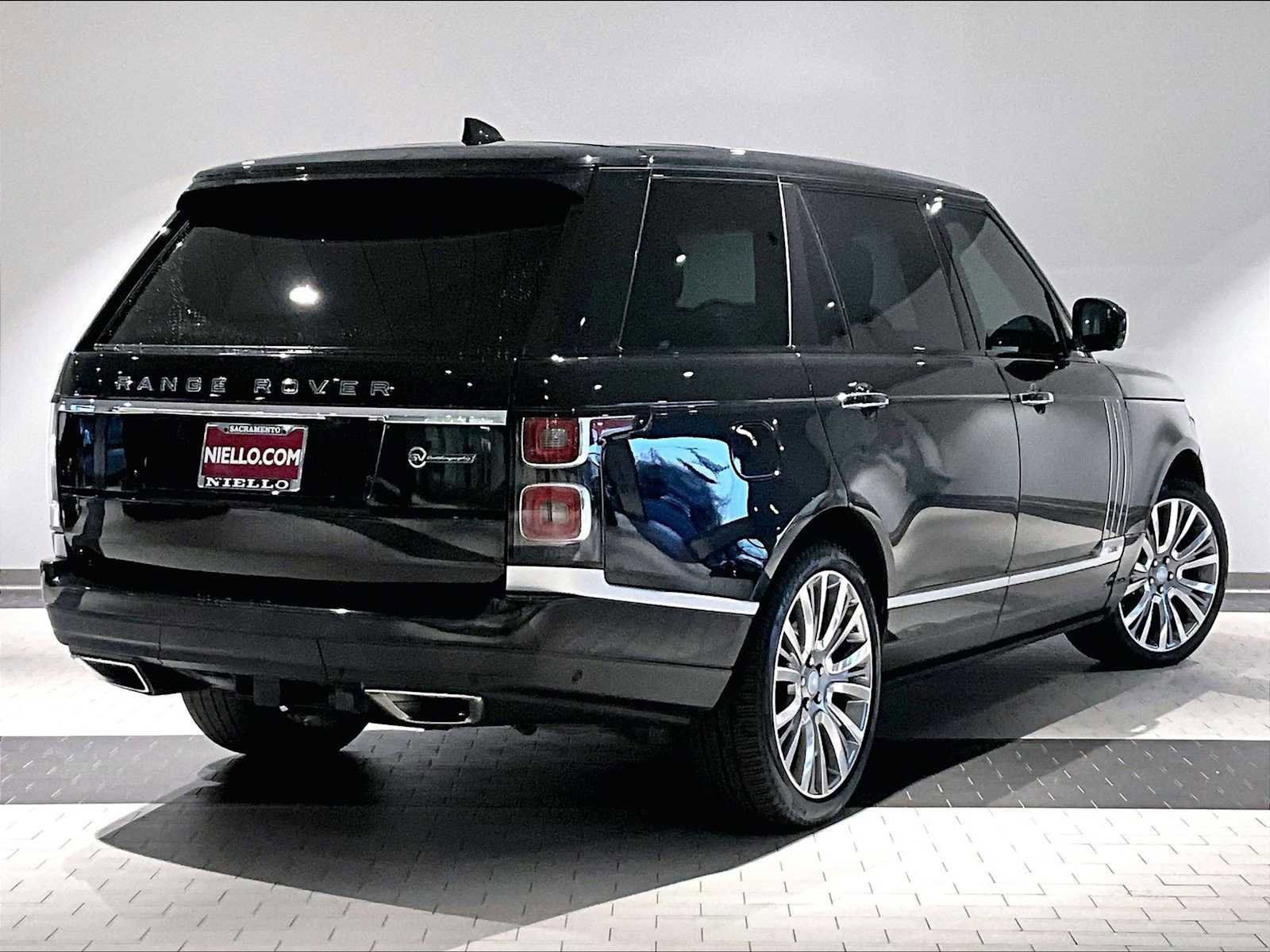 Used 2021 Land Rover Range Rover SV Autobiography Dynamic image 9