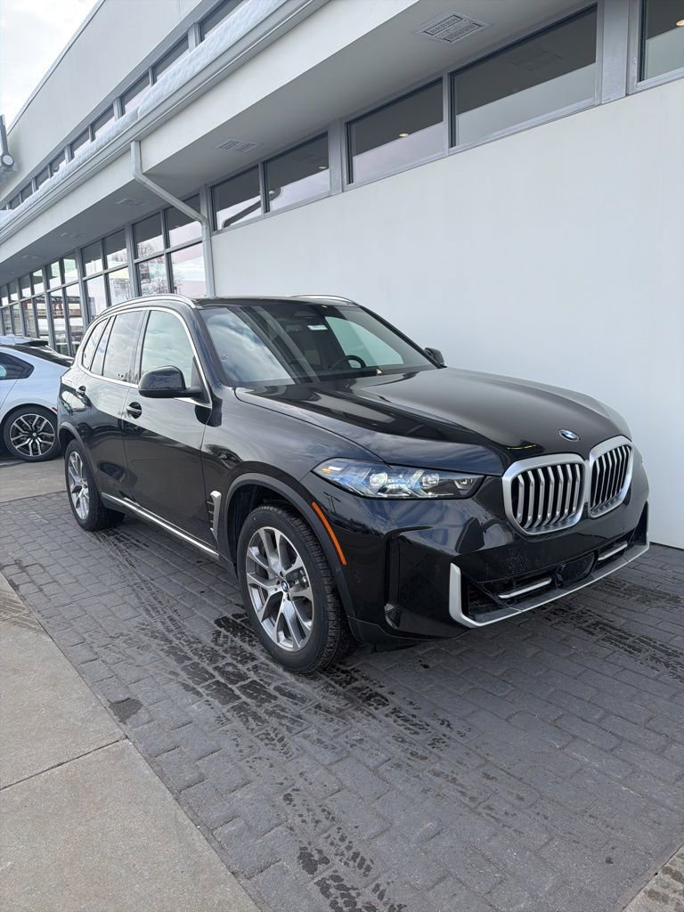 New 2026 BMW X5 xDrive40i w/ Climate Comfort Package image 1
