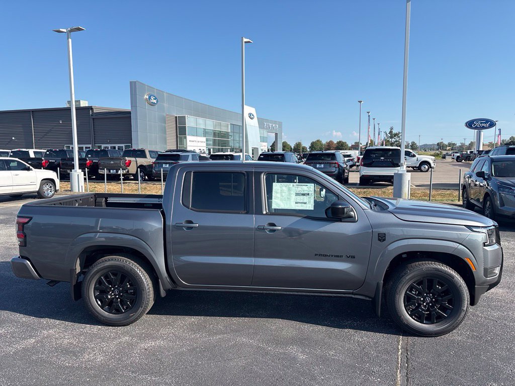 New 2027 Nissan Frontier SV w/ SV Convenience Package RWD image 3