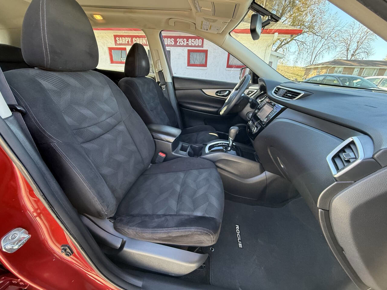 Used 2014 Nissan Rogue SV w/ SV Premium Package image 25