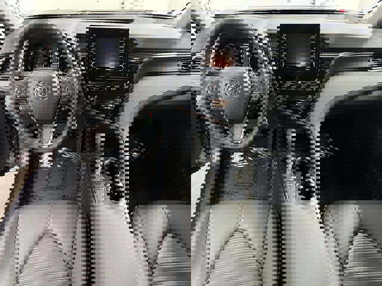 Used 2024 Toyota Camry SE image 12