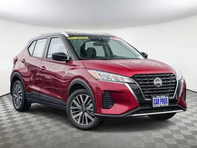 Used 2023 Nissan Kicks SV image 2