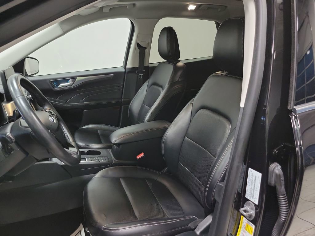 Used 2022 Ford Escape Titanium image 36