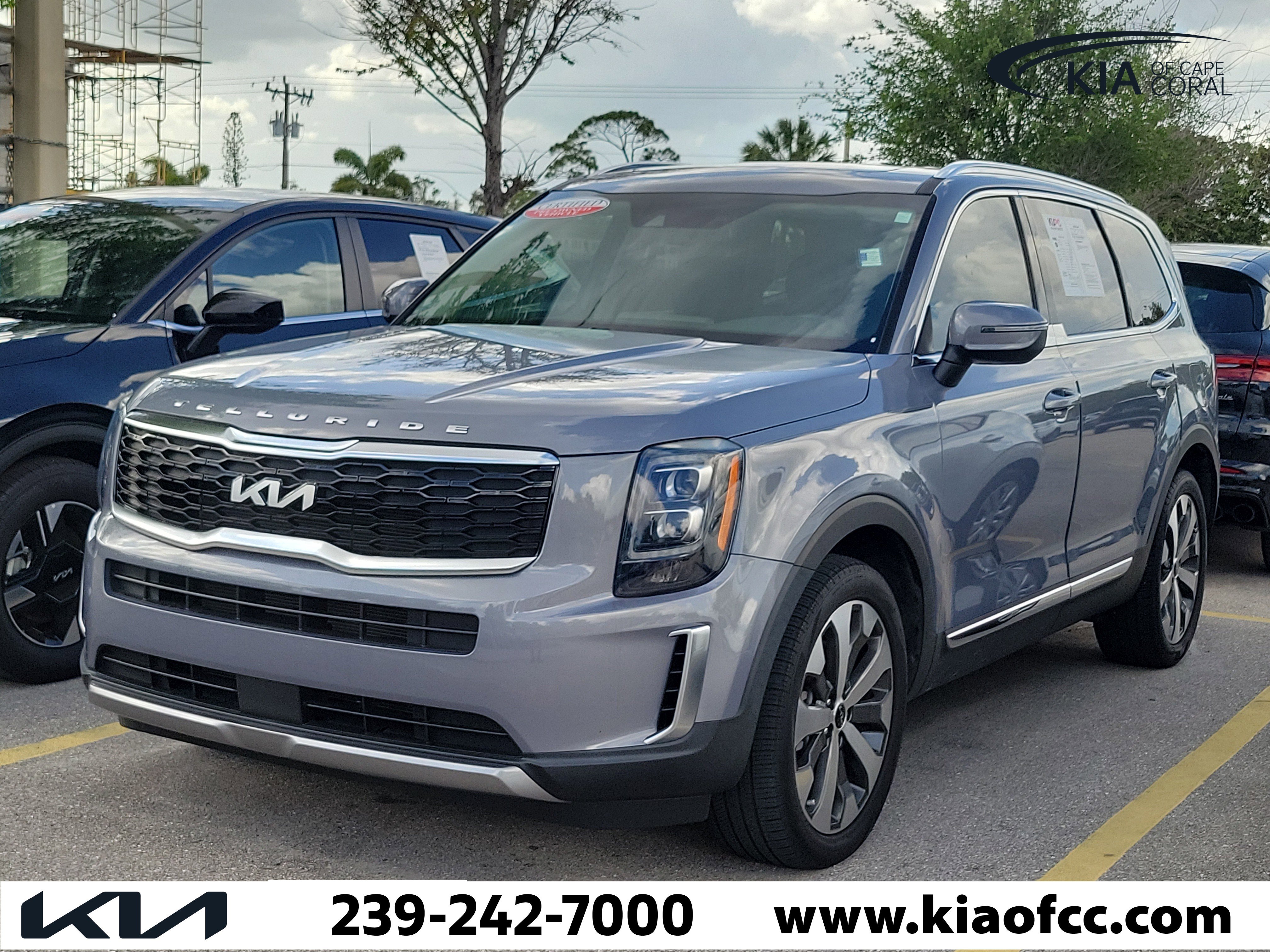 Used 2022 Kia Telluride EX w/ EX Premium Package image 3