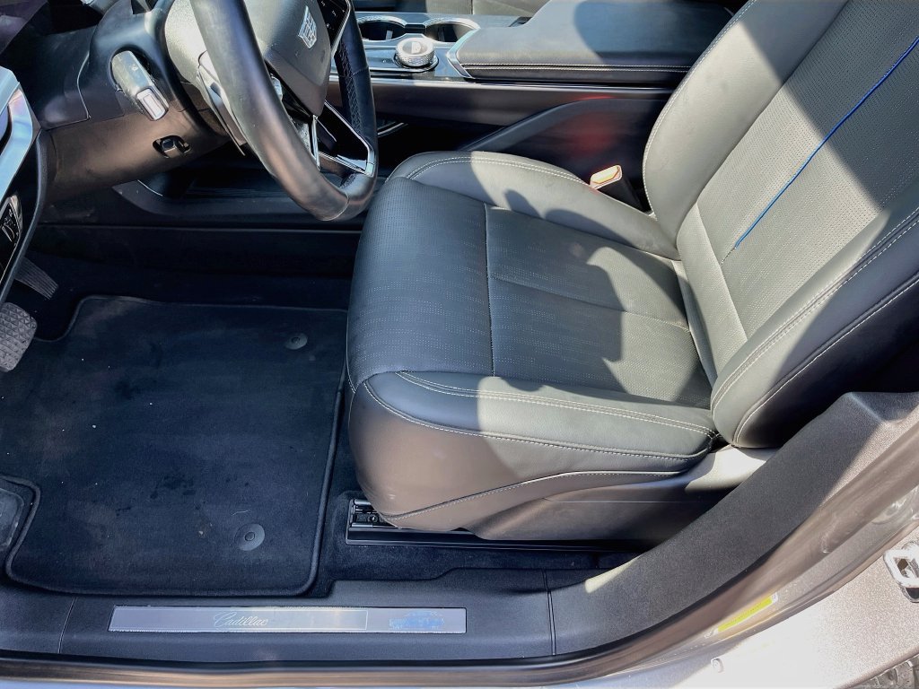 Used 2026 Cadillac Lyriq Luxury AWD/4WD image 19