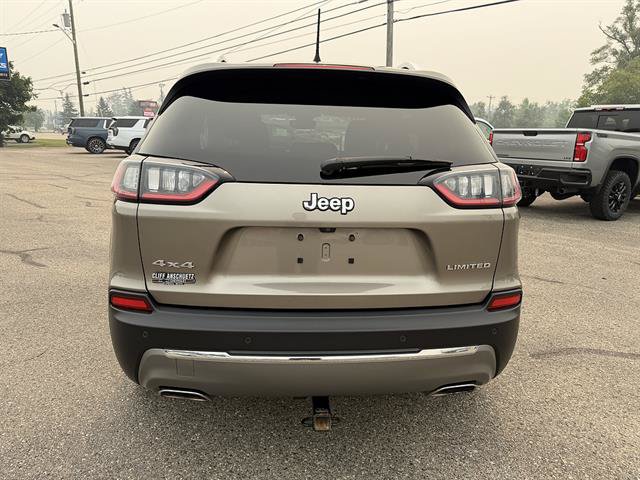 Used 2019 Jeep Cherokee Limited w/ Luxury Group AWD/4WD image 5