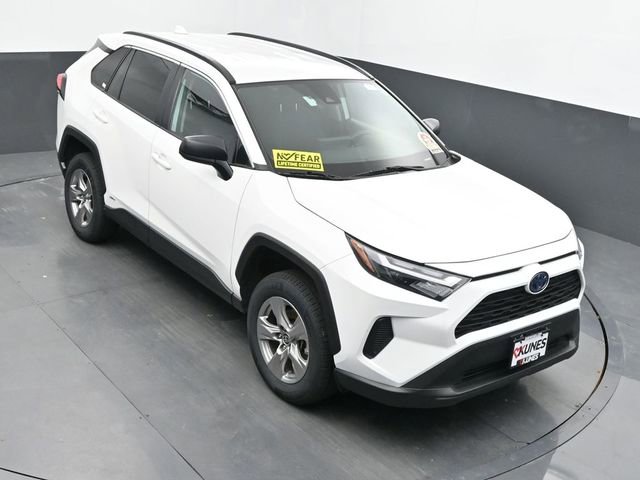 Used 2024 Toyota RAV4 LE AWD/4WD image 33