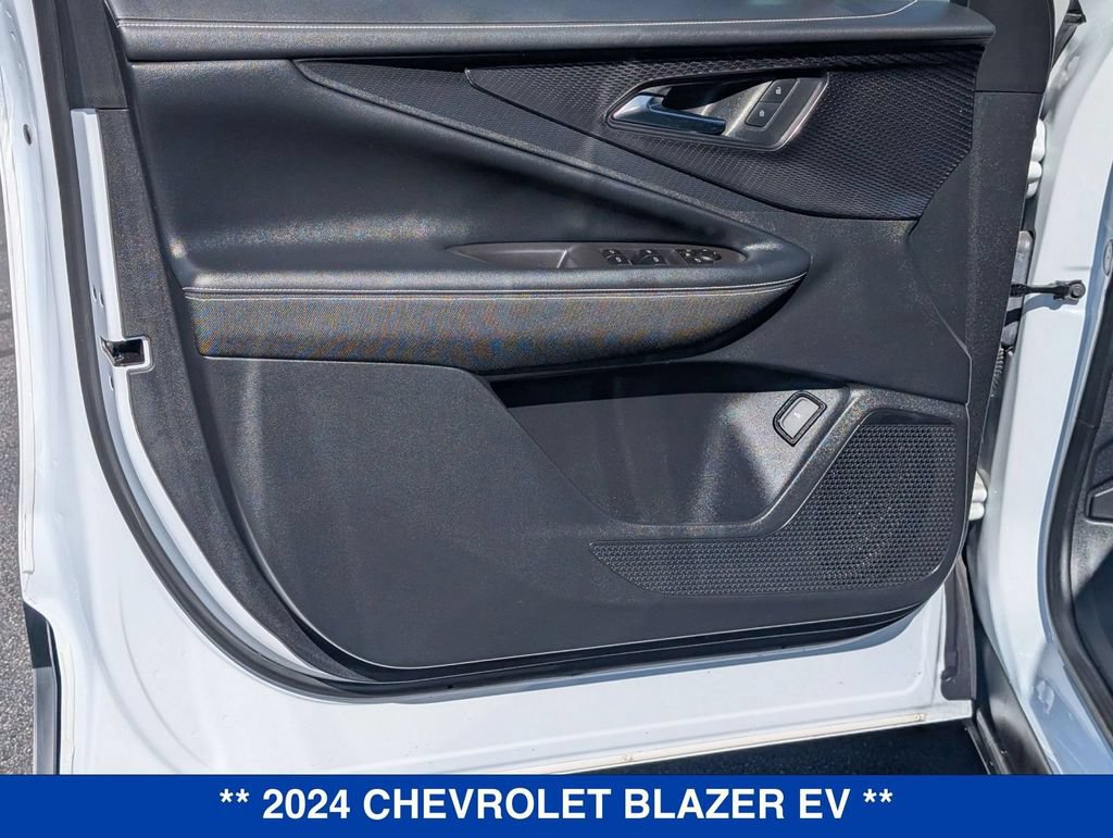 Used 2024 Chevrolet Blazer EV LT AWD/4WD image 9