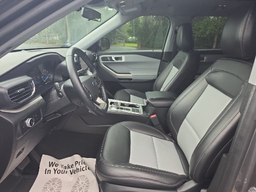 Certified 2023 Ford Explorer XLT w/ Equipment Group 202A RWD image 6
