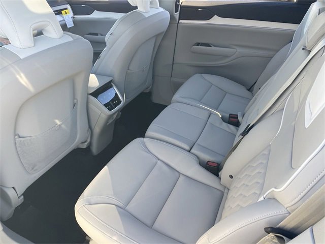 New 2025 Volvo EX90 Plus w/ Protection Package Premier image 17