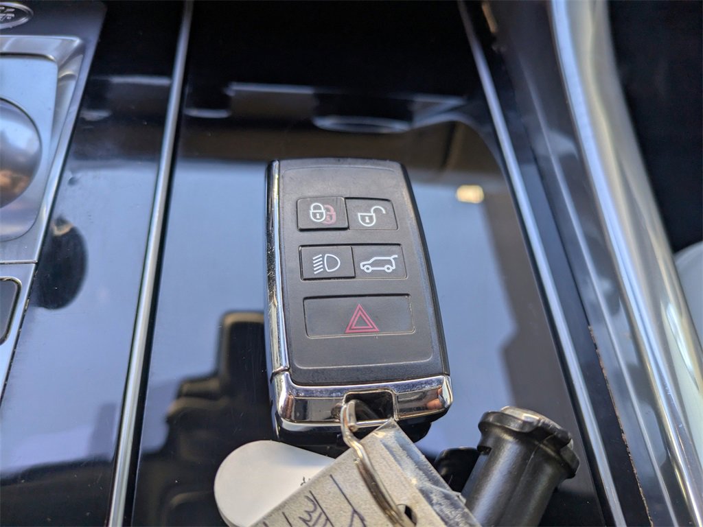 Used 2020 Land Rover Range Rover Sport HST image 33