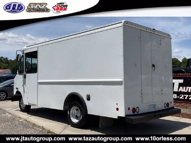 Used 2017 Ford E-350 and Econoline 350 Super Duty w/ A/C Prep Package RWD image 5