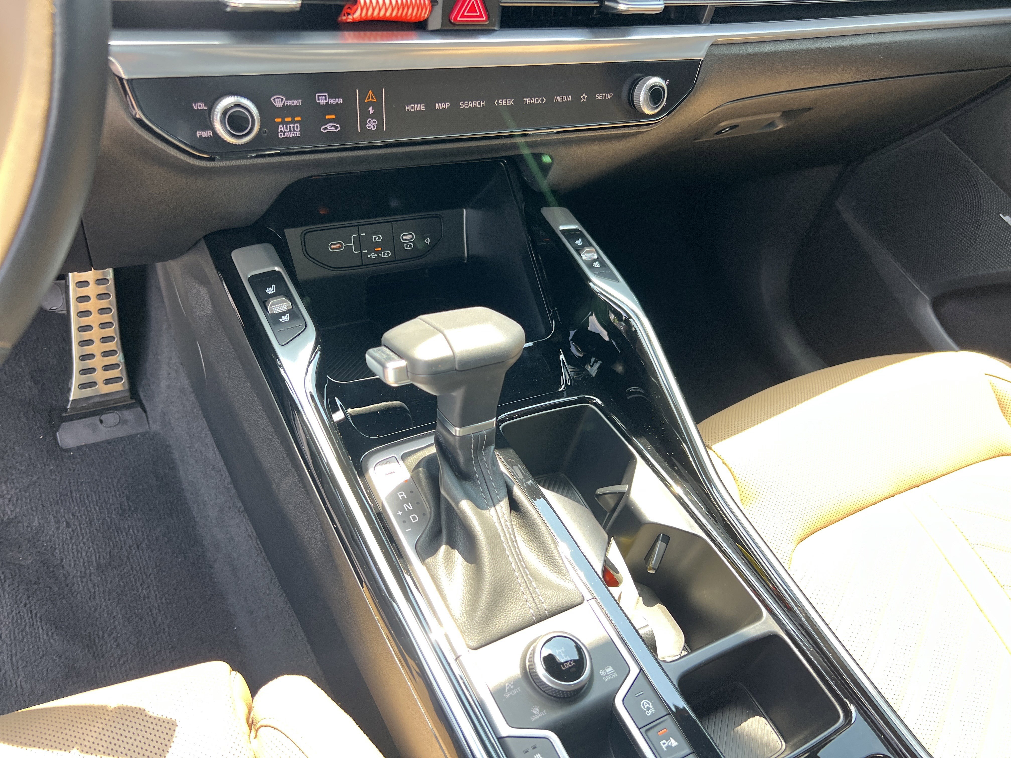 Used 2025 Kia Sorento SX Prestige w/ Olive Brown Leather Package AWD/4WD image 30