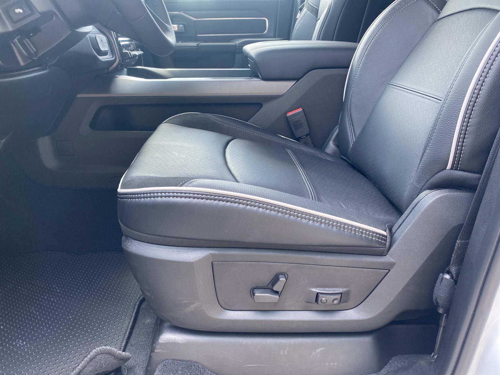 New 2027 RAM 2500 Laramie w/ Sport Appearance Package AWD/4WD image 15