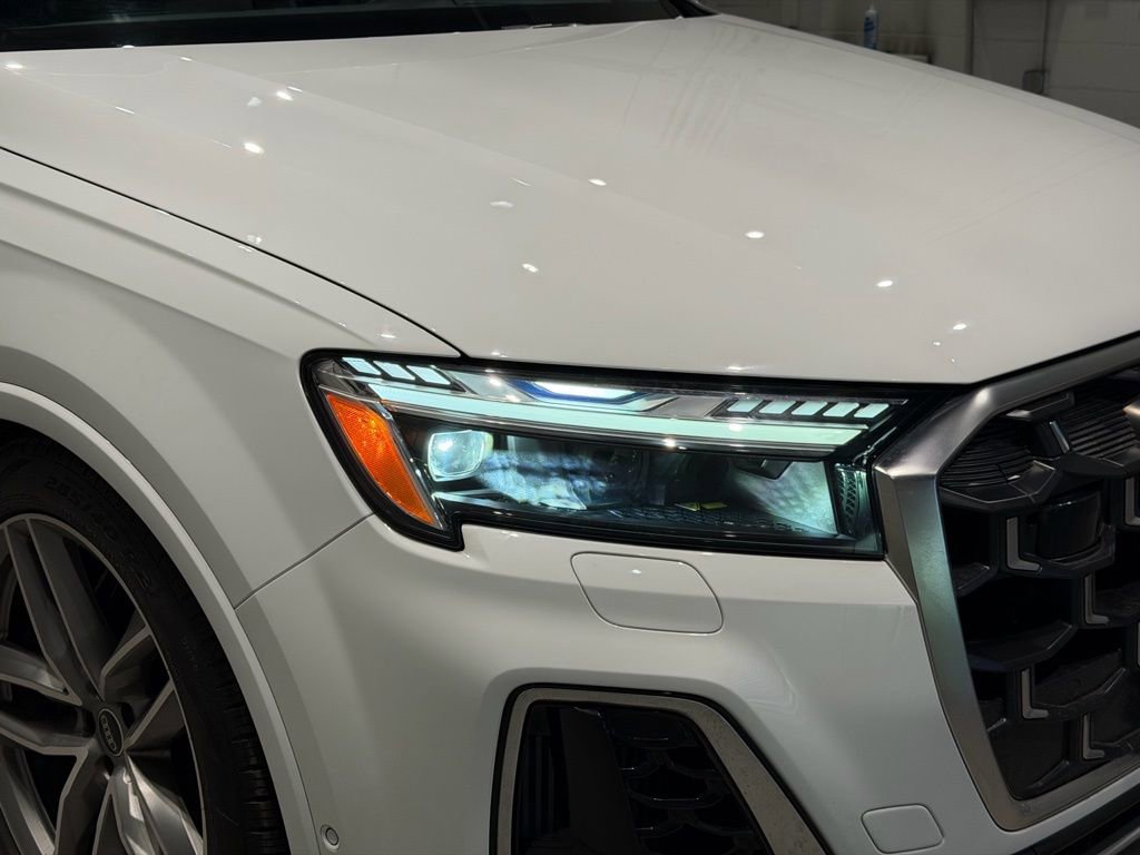 Used 2025 Audi SQ7 Prestige image 9