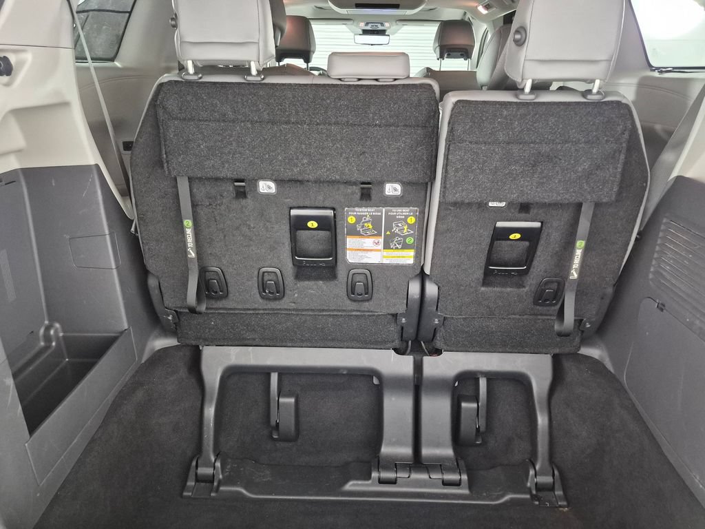 Used 2024 Toyota Sienna Limited FWD image 27