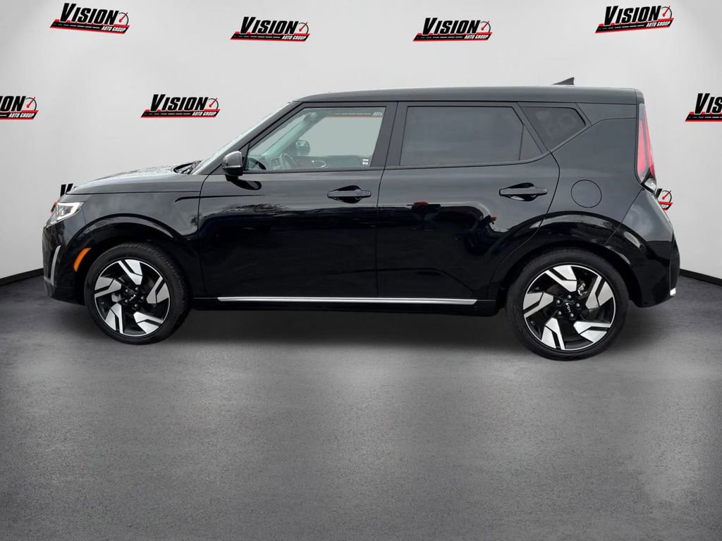 Used 2025 Kia Soul GT-Line w/ GT-Line Technology Package image 8
