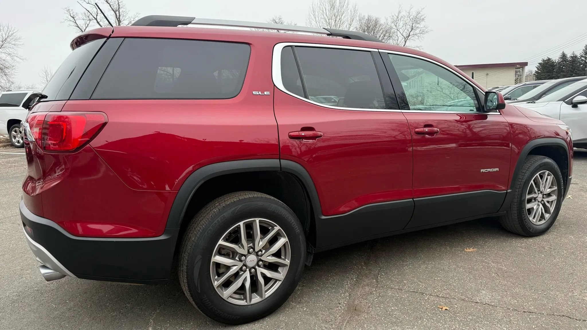 Used 2019 GMC Acadia SLE w/ LPO, Cargo Package image 10