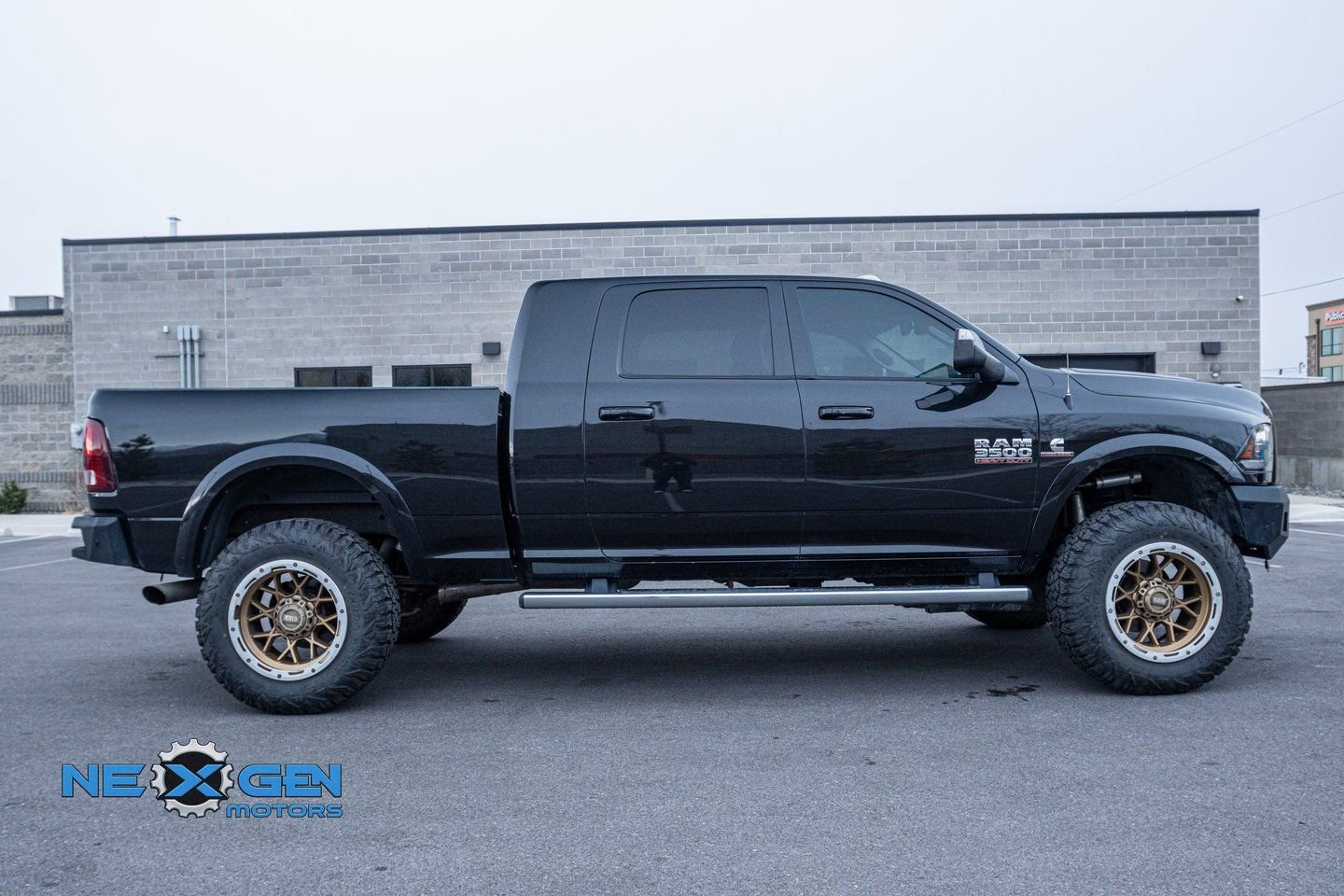 Used 2018 RAM 3500 Laramie w/ Sport Appearance Group image 8
