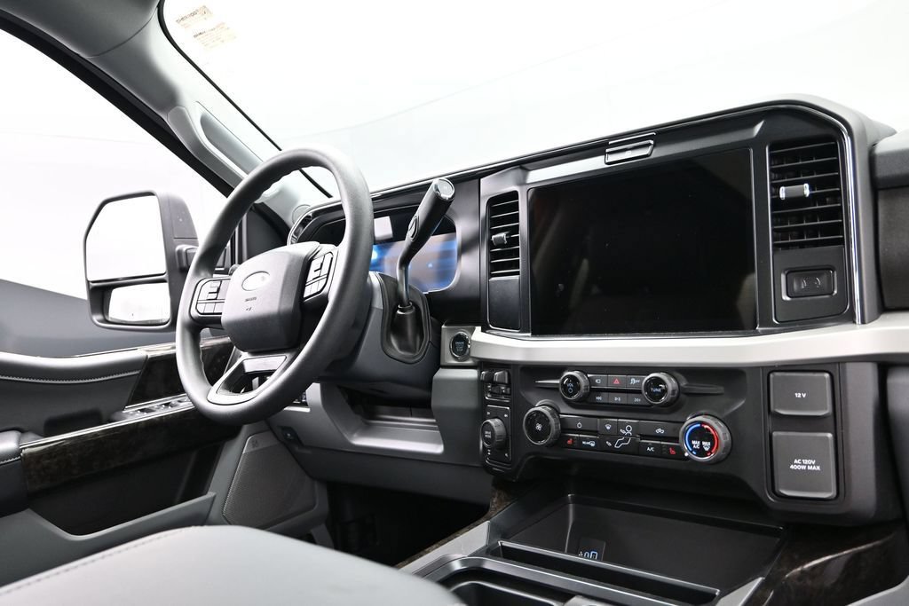 New 2026 Ford F250 XLT w/ XLT Premium Package AWD/4WD image 13